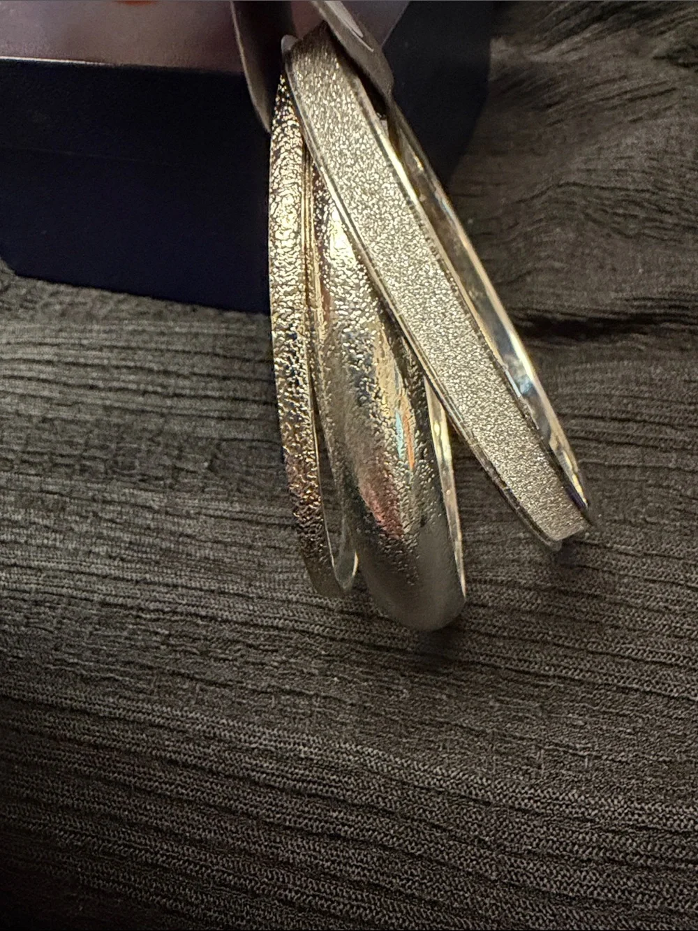 Silver-Tone Bangle Bracelet Set. 🆕
